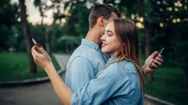 既婚女性たちが婚外恋愛にハマる理由とメリットを徹底解説