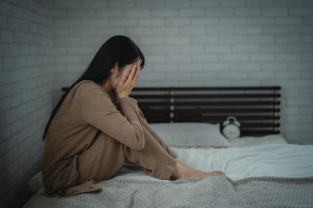 絶望する女性