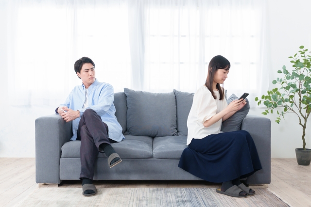 喧嘩する夫婦